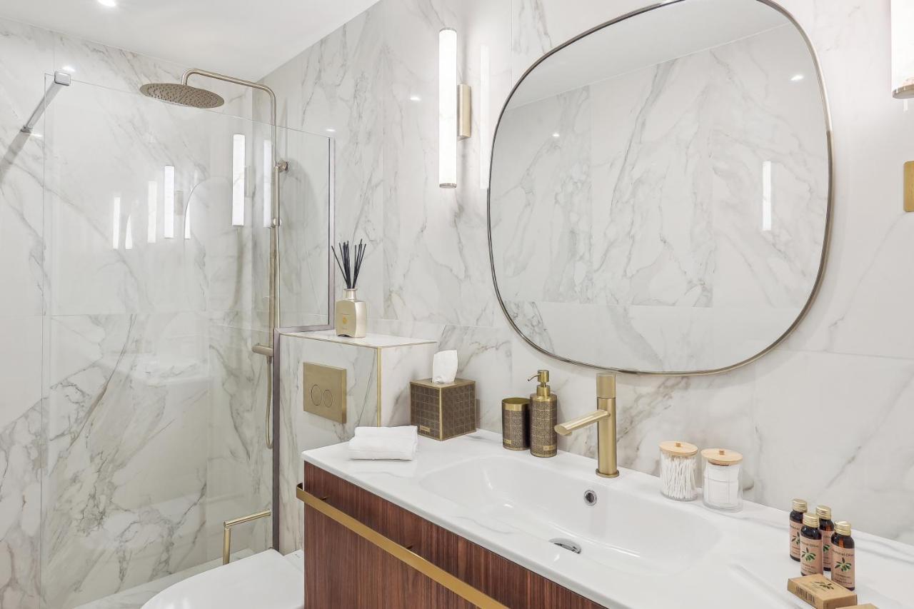 Suite Luxueuse Avec Jardin Prive Sauna Et Jacuzzi Paris Exterior photo